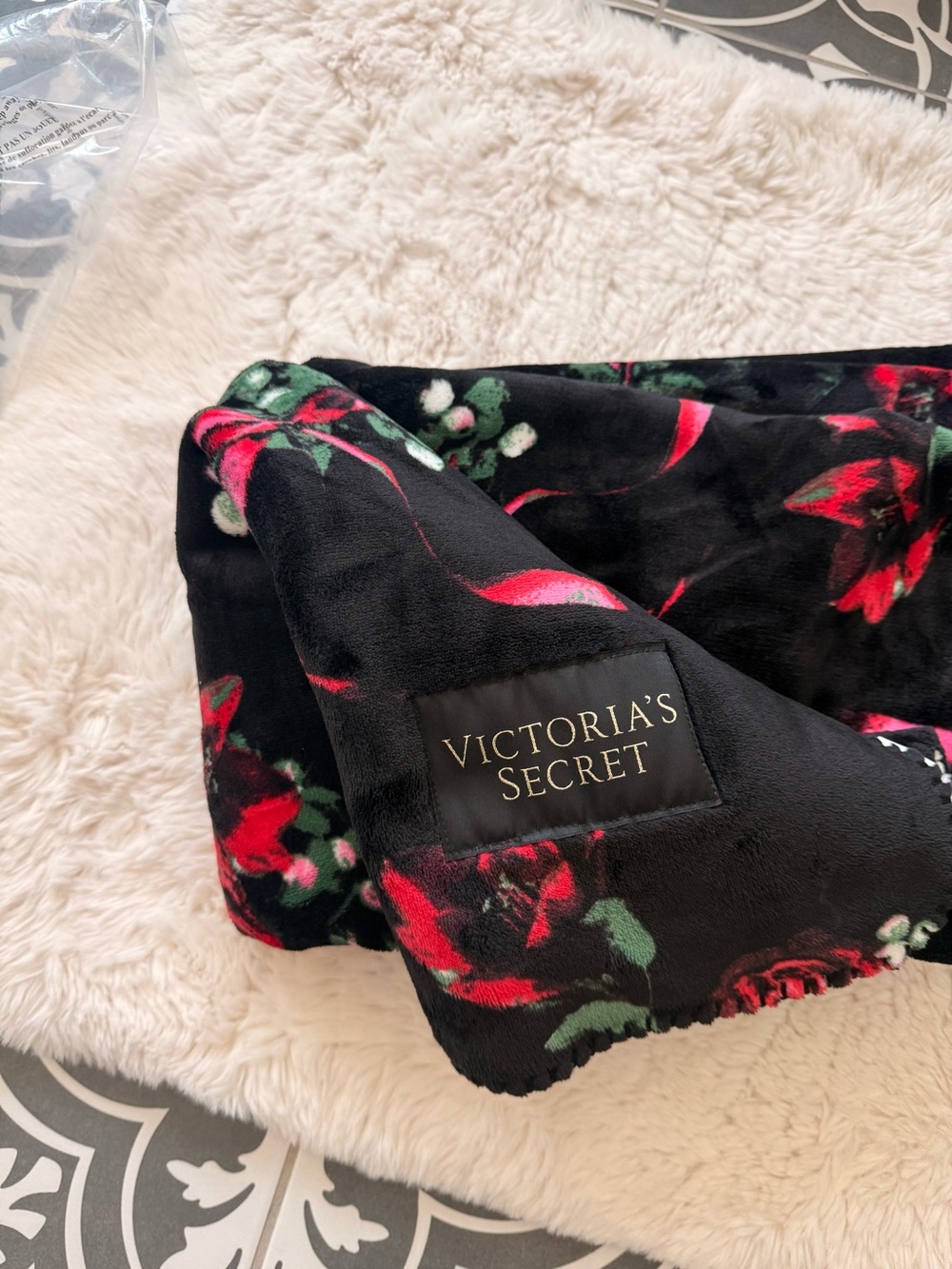 Victoria's Secret Black Floral-Print throw blanket